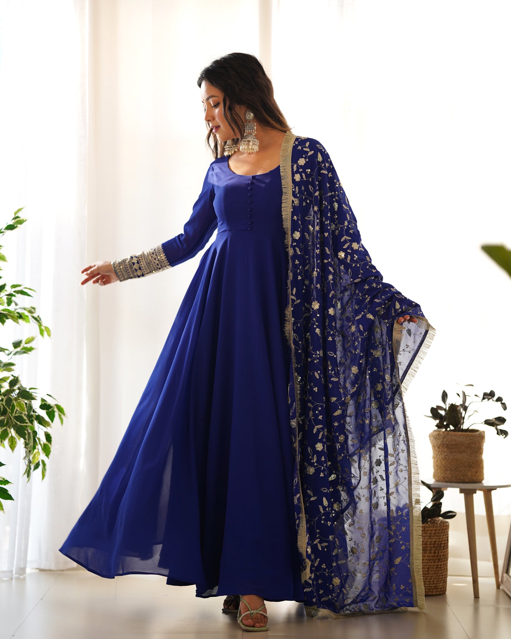 DAZZLING BLUE GEORGETTE GOWN SOPHISTICATED EMBROIDERED DETAIL