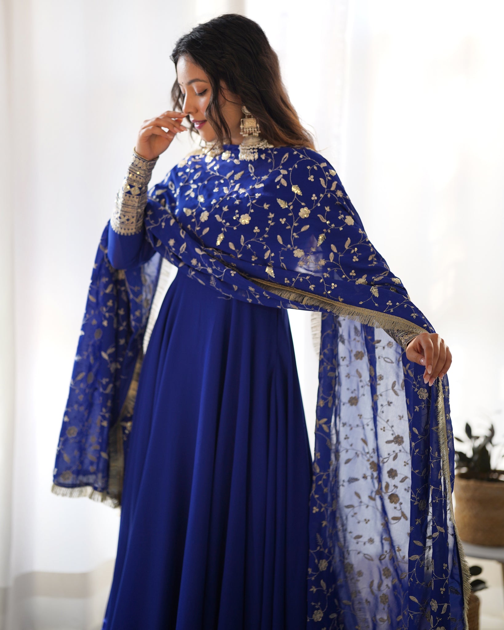 DAZZLING BLUE GEORGETTE GOWN SOPHISTICATED EMBROIDERED DETAIL