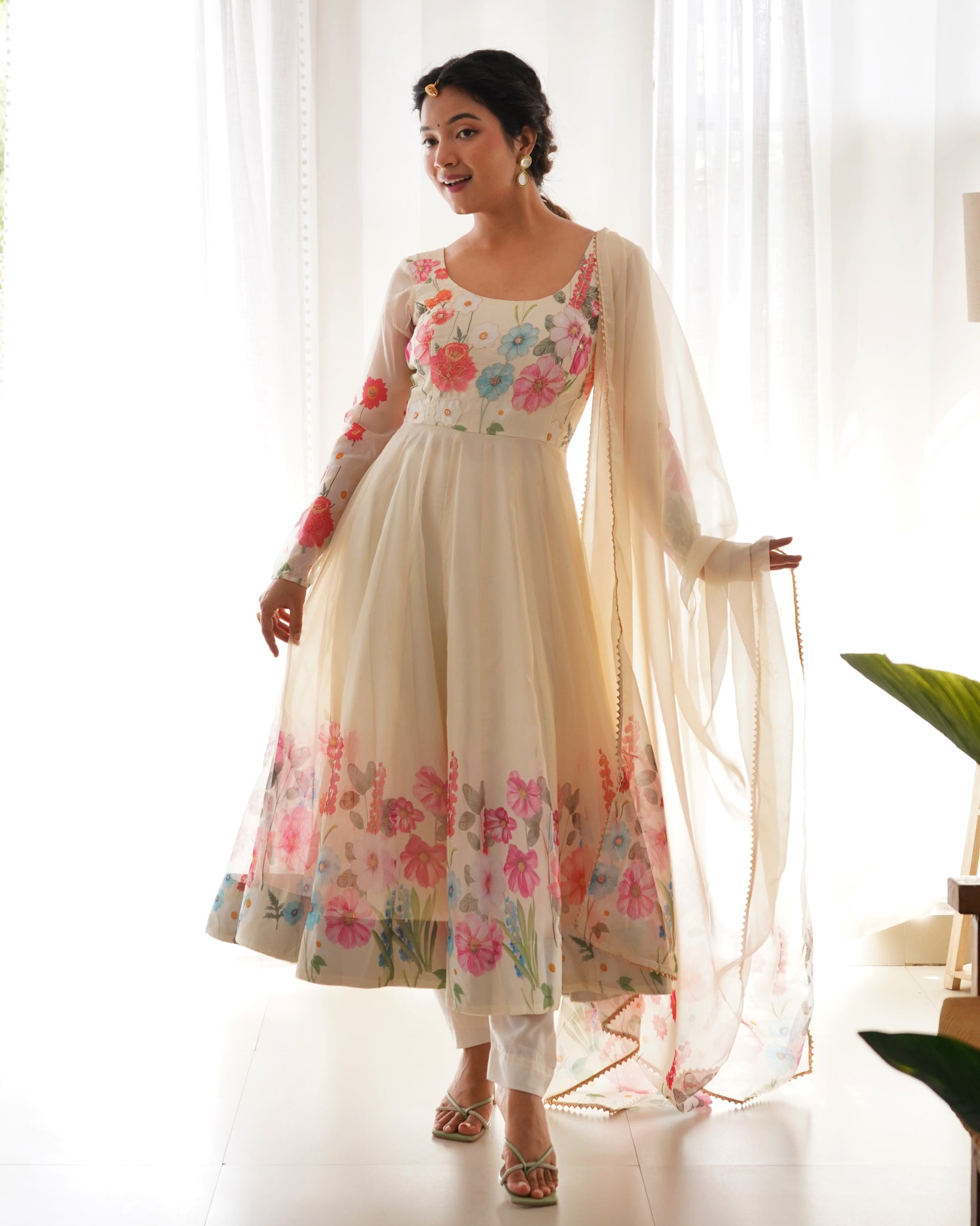 FLORAL ELEGANCE: CREAM COLOR FLOWER PRINT ANARKALI WITH ZARI WORK AND DUPATTA