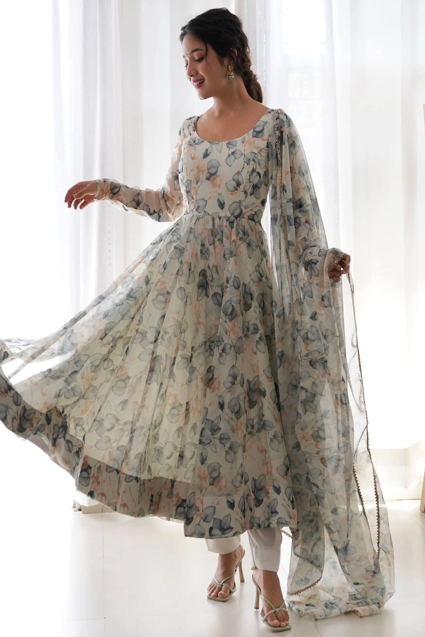 STAY STYLISH AND ELEGANT WITH OUR READY-TO-WEAR OFF-WHITE ANARKALI