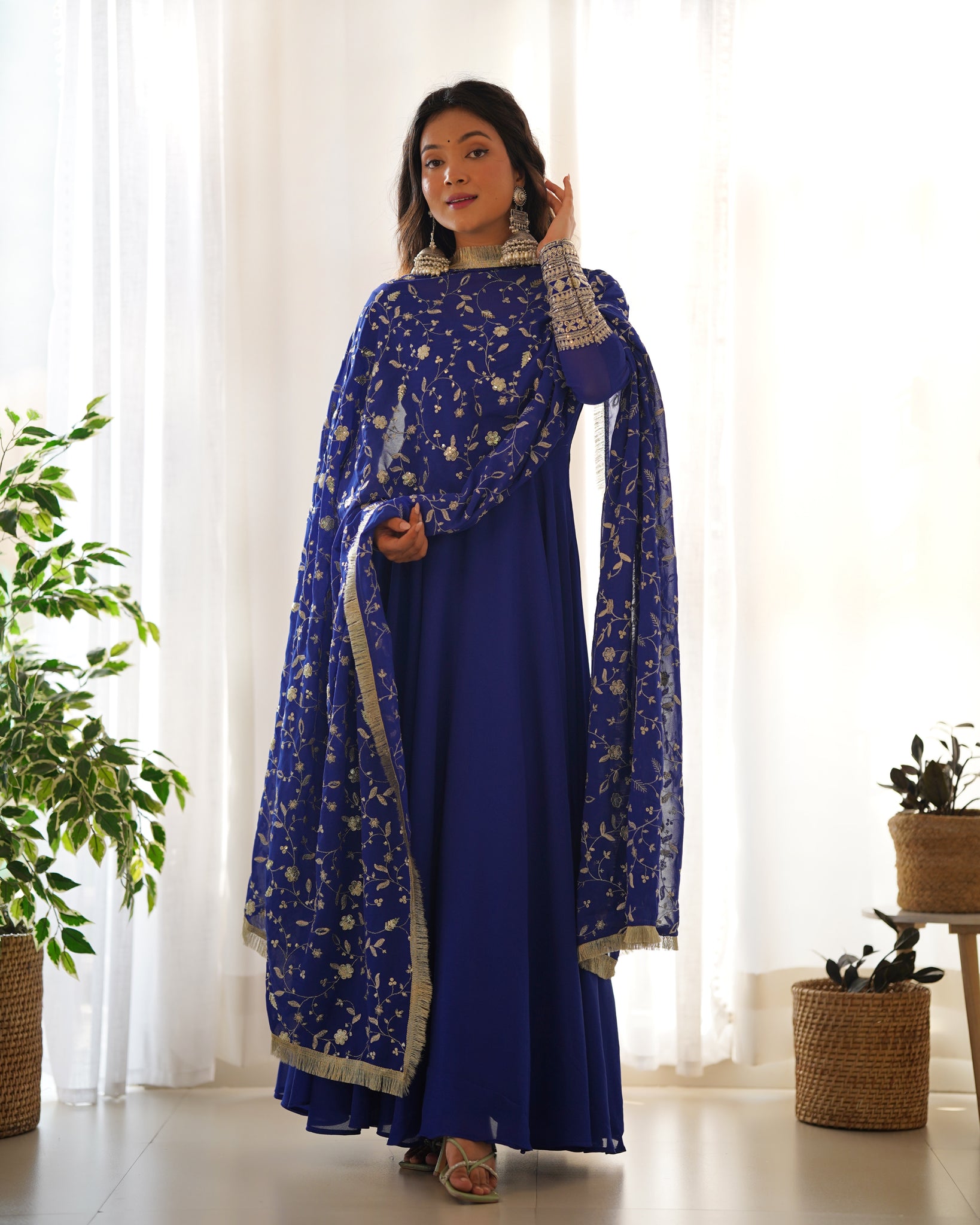 DAZZLING BLUE GEORGETTE GOWN SOPHISTICATED EMBROIDERED DETAIL