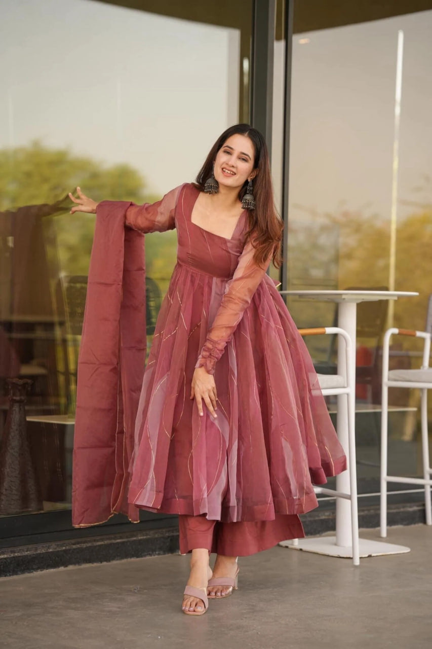 STUNNING SALMON SOFT ORGANZA ANARKALI SUIT SET WITH LACE BORDER DUPATTA