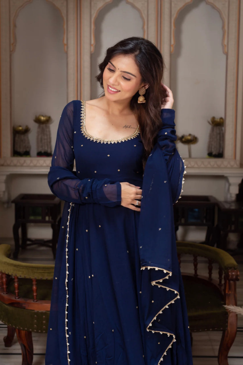 MANIKA SUIT SET – PREMIUM FESTIVE WEAR