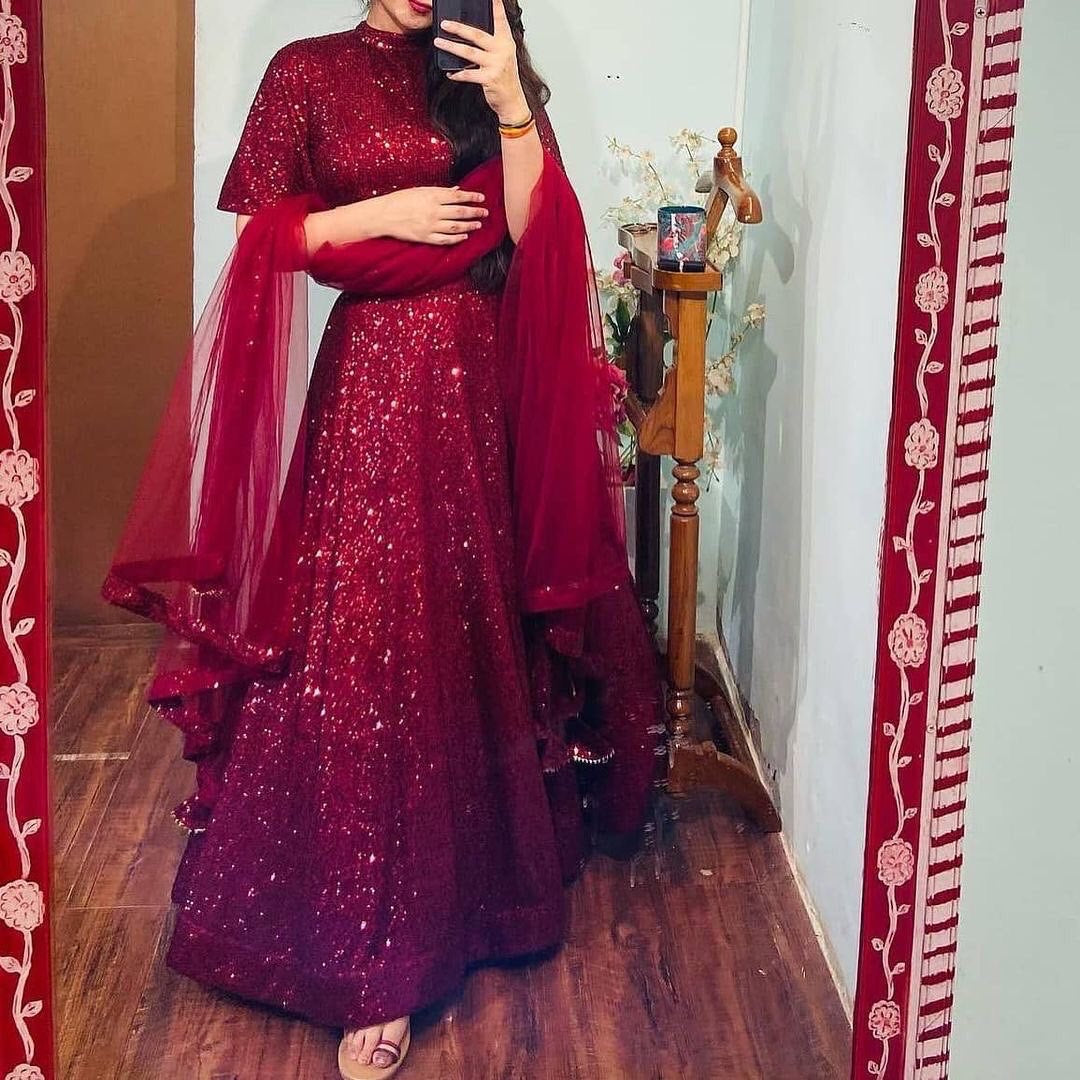 red lehengacholi